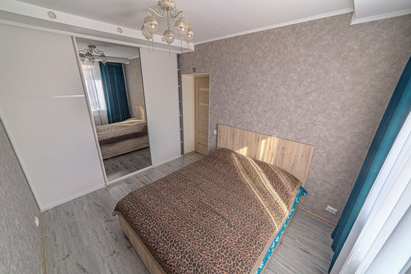 Продам трехкомнатную (3-комн.) квартиру, Компрессорная ул, 27а, Бессоновка с