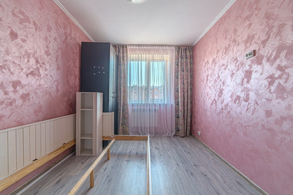 Продам трехкомнатную (3-комн.) квартиру, Компрессорная ул, 27а, Бессоновка с