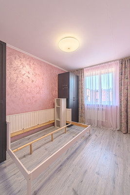Продам трехкомнатную (3-комн.) квартиру, Компрессорная ул, 27а, Бессоновка с