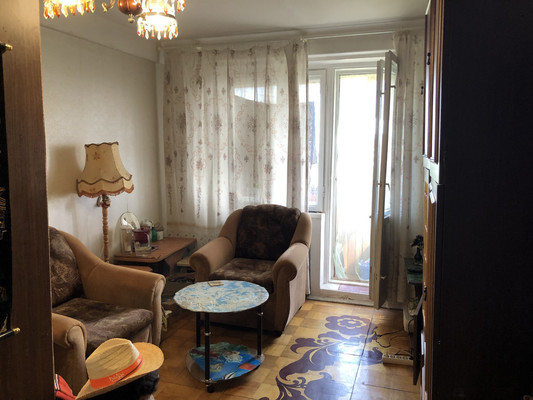 Продам трехкомнатную (3-комн.) квартиру, Раумская ул, 7а, Колпино г