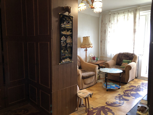 Продам трехкомнатную (3-комн.) квартиру, Раумская ул, 7а, Колпино г