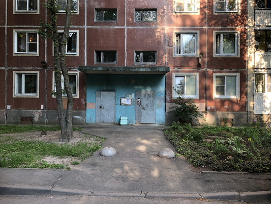 Продам трехкомнатную (3-комн.) квартиру, Раумская ул, 7а, Колпино г