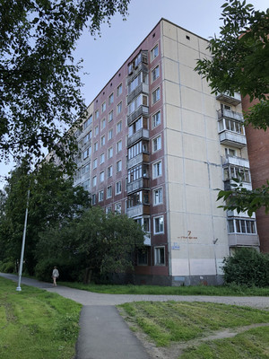Продам трехкомнатную (3-комн.) квартиру, Раумская ул, 7а, Колпино г
