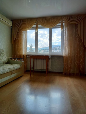 Продам однокомнатную (1-комн.) квартиру, Цветочная ул, 2, Ключи с