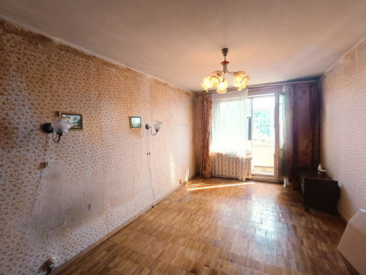 Продам трехкомнатную (3-комн.) квартиру, 246, Калининец рп