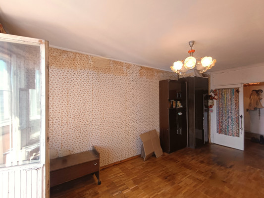 Продам трехкомнатную (3-комн.) квартиру, 246, Калининец рп