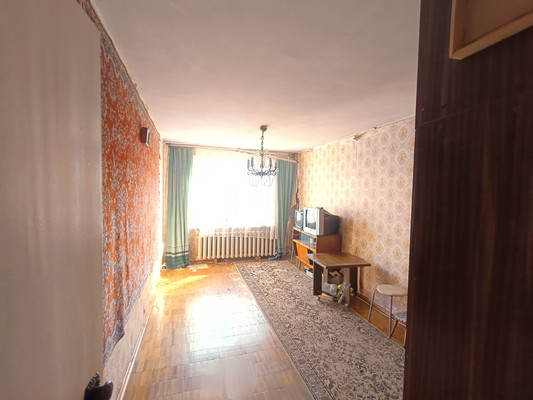 Продам трехкомнатную (3-комн.) квартиру, 246, Калининец рп