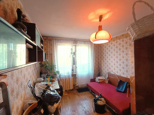 Продам трехкомнатную (3-комн.) квартиру, 246, Калининец рп