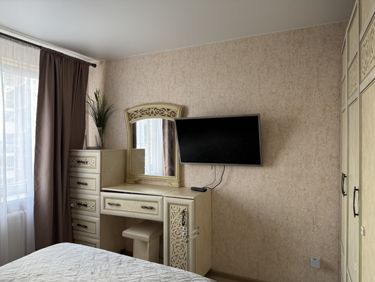 Продам двухкомнатную (2-комн.) квартиру, Садовая ул, 161/1, Краснодар г