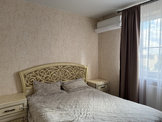 Продам двухкомнатную (2-комн.) квартиру, Садовая ул, 161/1, Краснодар г