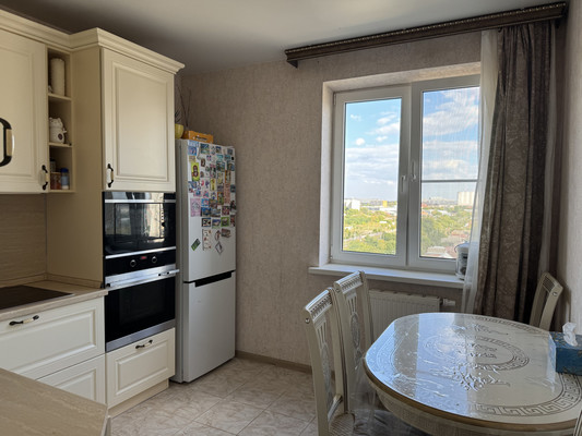 Продам двухкомнатную (2-комн.) квартиру, Садовая ул, 161/1, Краснодар г