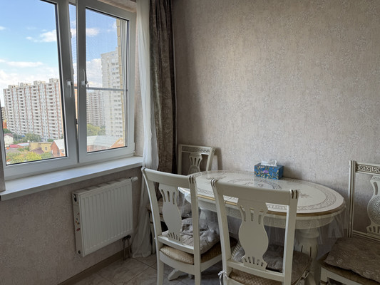 Продам двухкомнатную (2-комн.) квартиру, Садовая ул, 161/1, Краснодар г
