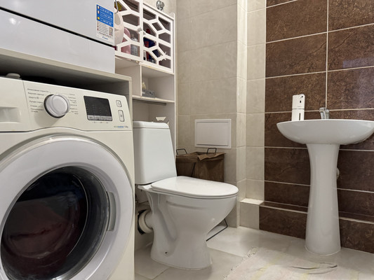 Продам двухкомнатную (2-комн.) квартиру, Садовая ул, 161/1, Краснодар г