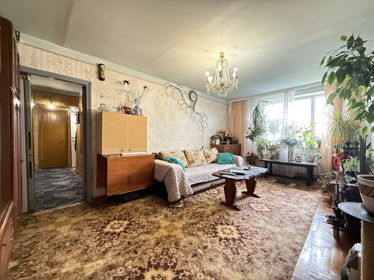 Продам трехкомнатную (3-комн.) квартиру, Мальбахова ул, 30кб, Нальчик г
