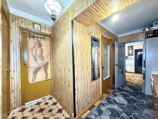 Продам трехкомнатную (3-комн.) квартиру, Мальбахова ул, 30кб, Нальчик г
