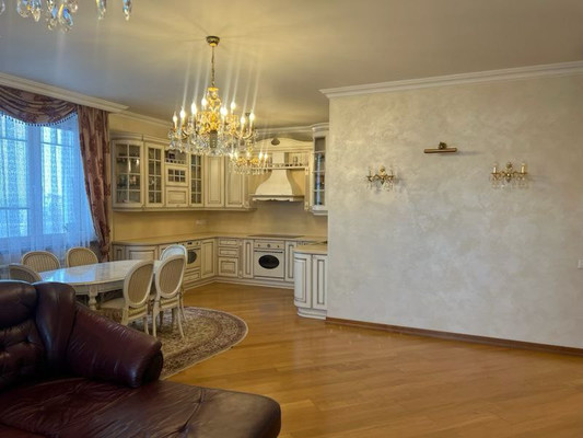 Продам трехкомнатную (3-комн.) квартиру, Калараш ул, 13, Люберцы г