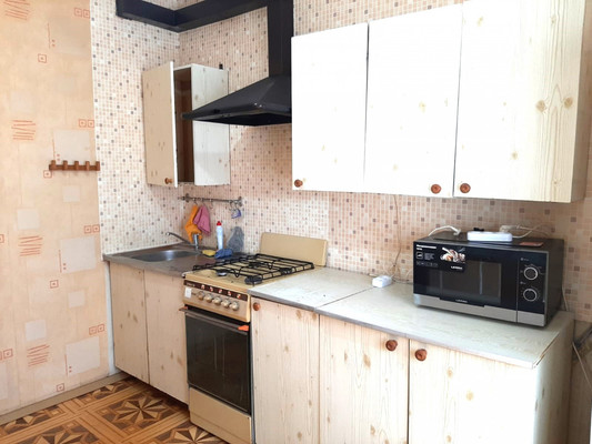 Продам трехкомнатную (3-комн.) квартиру, Октябрьская ул, 110, Тихорецк г