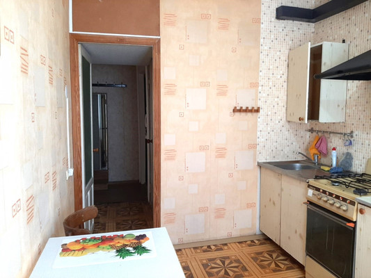 Продам трехкомнатную (3-комн.) квартиру, Октябрьская ул, 110, Тихорецк г