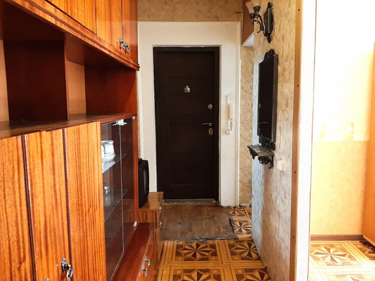 Продам трехкомнатную (3-комн.) квартиру, Октябрьская ул, 110, Тихорецк г