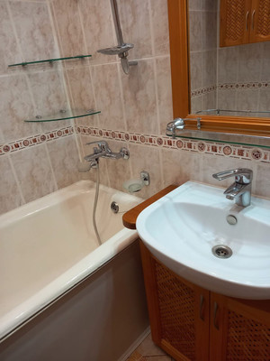 Продам двухкомнатную (2-комн.) квартиру, Металлургов ул, 12, Заринск г