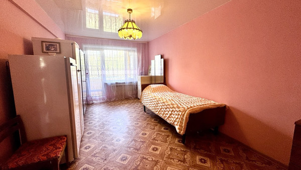 Продам трехкомнатную (3-комн.) квартиру, Полякова ул, 19, Астрахань г