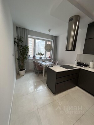 Продам трехкомнатную (3-комн.) квартиру, Мичуринский пр-кт, 26, Москва г