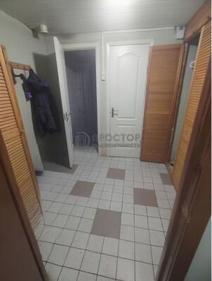 Продам коммерческое помещение 250 м2, Артюхиной ул, 2, Москва г