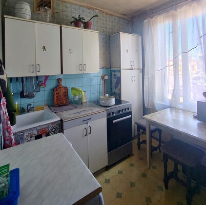 Продам трехкомнатную (3-комн.) квартиру, Тёплый Стан ул, 12к4, Москва г