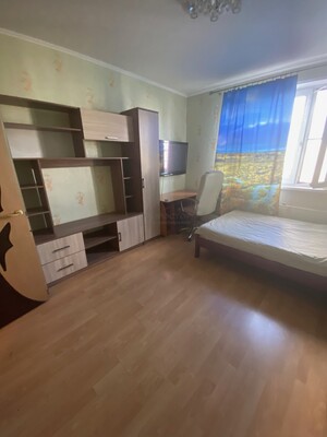 Продам двухкомнатную (2-комн.) квартиру, Старобитцевская ул, 17к2, Москва г