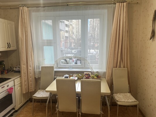 Продам трехкомнатную (3-комн.) квартиру, Скобелевская ул, 3к1, Москва г