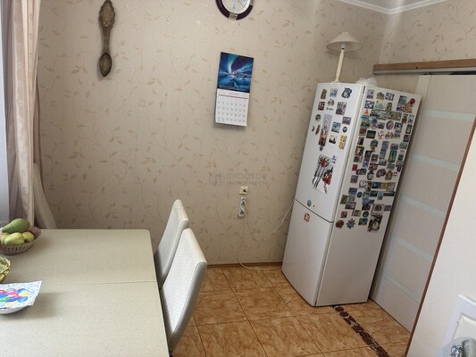 Продам трехкомнатную (3-комн.) квартиру, Скобелевская ул, 3к1, Москва г
