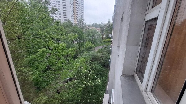 Продам двухкомнатную (2-комн.) квартиру, Витебская ул, 3к1, Москва г