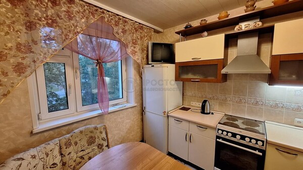 Продам двухкомнатную (2-комн.) квартиру, Витебская ул, 3к1, Москва г