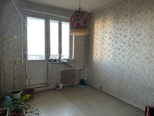 Продам трехкомнатную (3-комн.) квартиру, Строгинский б-р, 4к1, Москва г