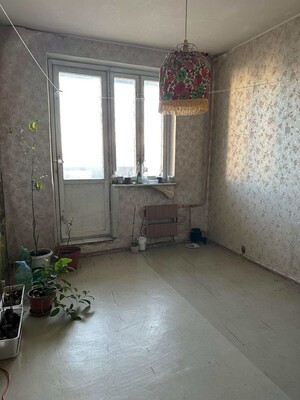 Продам трехкомнатную (3-комн.) квартиру, Строгинский б-р, 4к1, Москва г