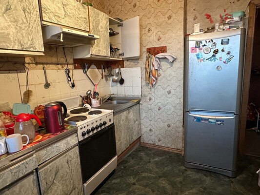 Продам трехкомнатную (3-комн.) квартиру, Строгинский б-р, 4к1, Москва г