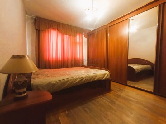 Продам трехкомнатную (3-комн.) квартиру, 9-я Северная линия, 17, Москва г