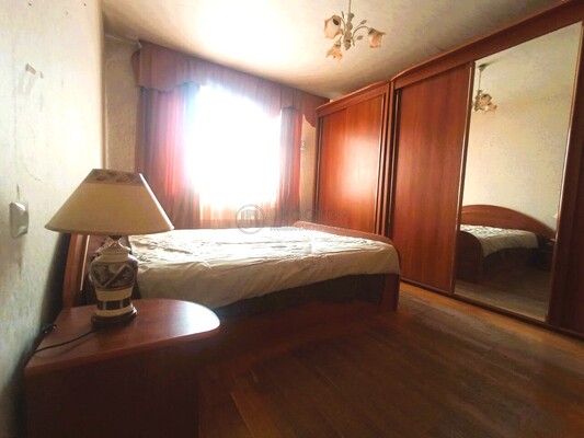 Продам трехкомнатную (3-комн.) квартиру, 9-я Северная линия, 17, Москва г