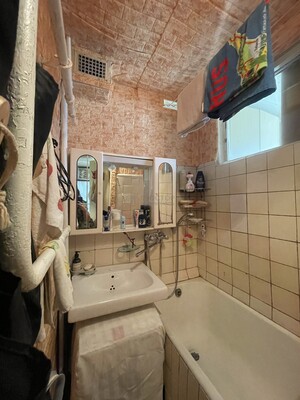 Продам двухкомнатную (2-комн.) квартиру, Пилота Нестерова ул, 7, Москва г