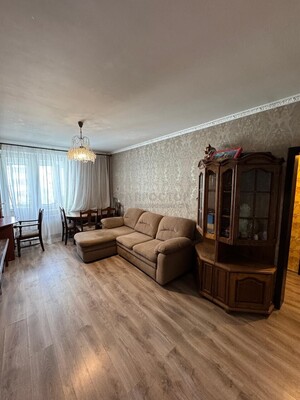 Продам трехкомнатную (3-комн.) квартиру, Подмосковный б-р, 10, Красногорск г