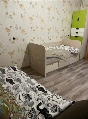 Продам трехкомнатную (3-комн.) квартиру, Подмосковный б-р, 10, Красногорск г