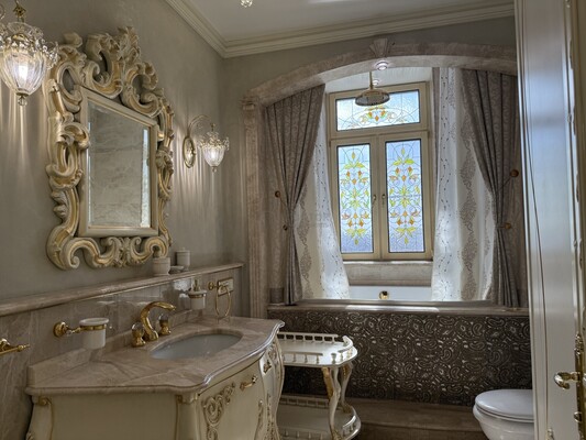 Продам трехкомнатную (3-комн.) квартиру, Гончарная ул, 38, Москва г