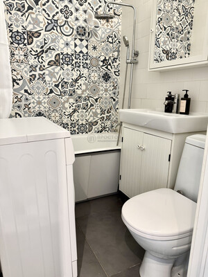 Продам однокомнатную (1-комн.) квартиру, Судостроительная ул, 49к1, Москва г