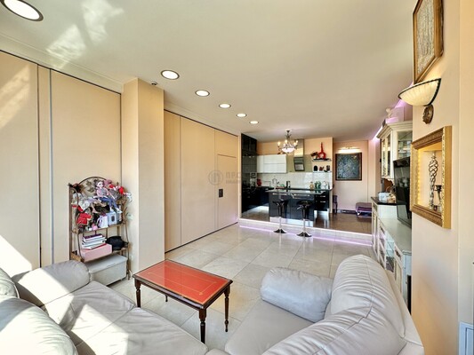 Продам двухкомнатную (2-комн.) квартиру, Шаболовка ул, 10к1, Москва г