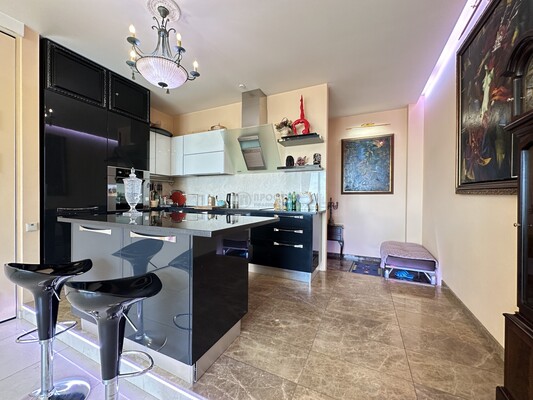 Продам двухкомнатную (2-комн.) квартиру, Шаболовка ул, 10к1, Москва г