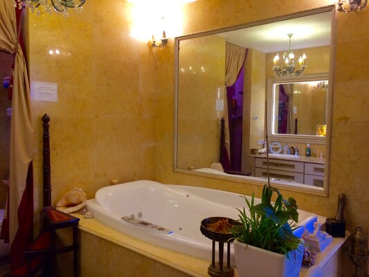 Продам двухкомнатную (2-комн.) квартиру, Шаболовка ул, 10к1, Москва г