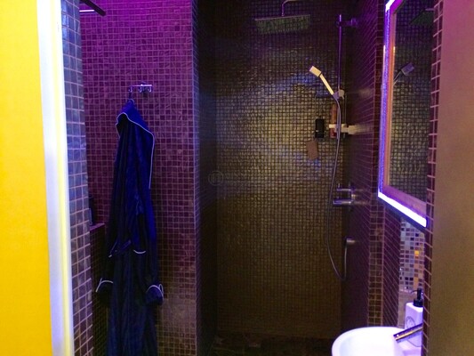 Продам двухкомнатную (2-комн.) квартиру, Шаболовка ул, 10к1, Москва г