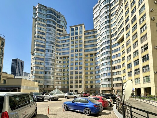 Продам двухкомнатную (2-комн.) квартиру, Шаболовка ул, 10к1, Москва г