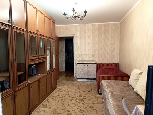 Продам комнату в 3-комн. квартире, Беловежская ул, 21, Москва г