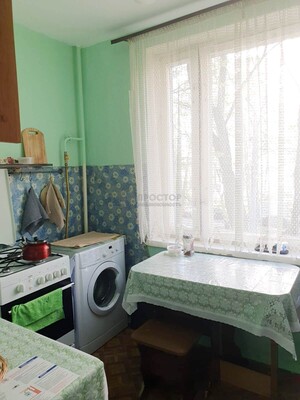 Продам комнату в 3-комн. квартире, Беловежская ул, 21, Москва г